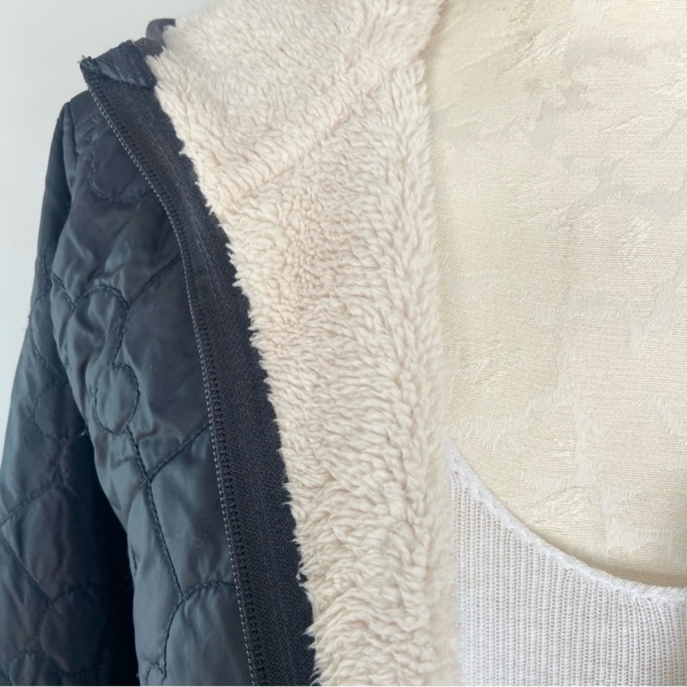 Disney Parks Mickey Mouse Black Quilted Puffer Jacket Hooded Sherpa Lined Large - Picture 5 of 10